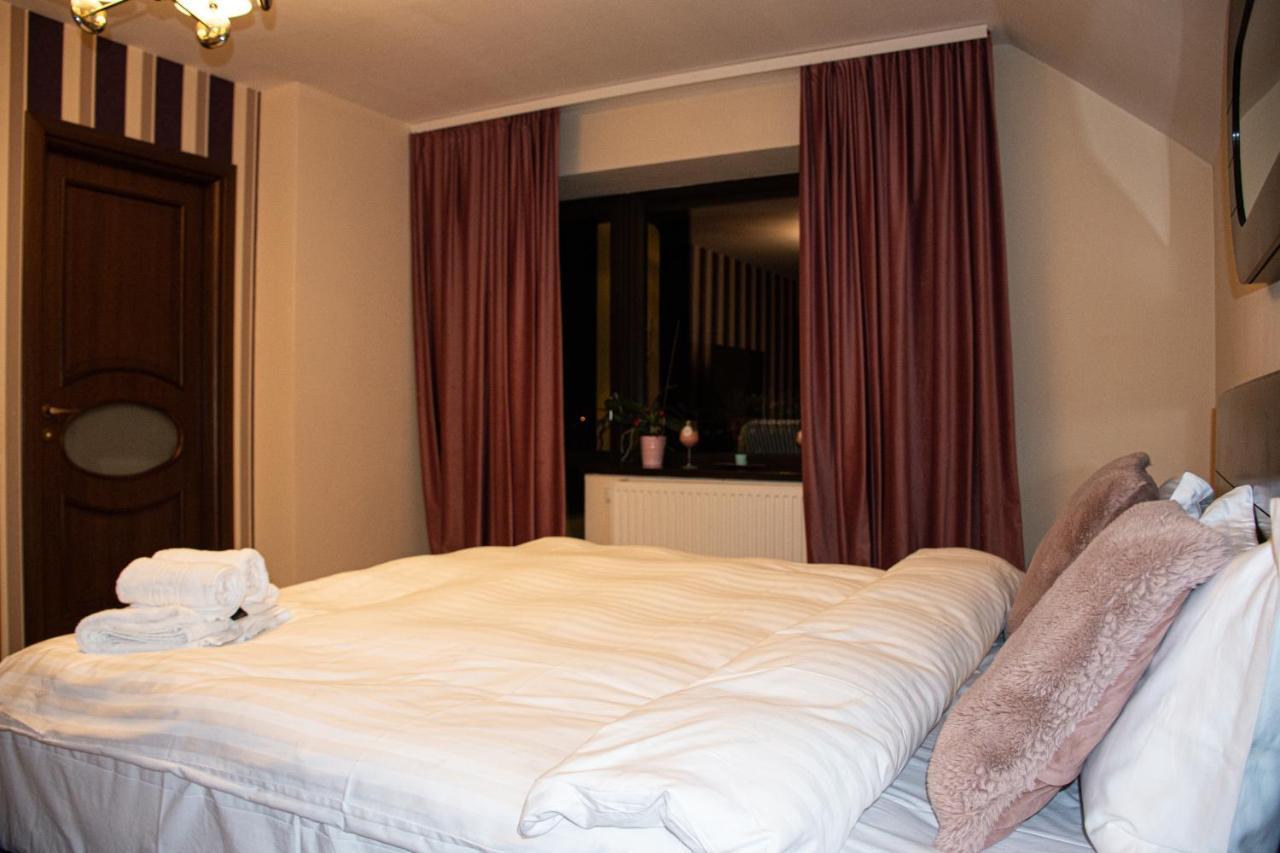 Janine Garden Hotel Brasov Luaran gambar