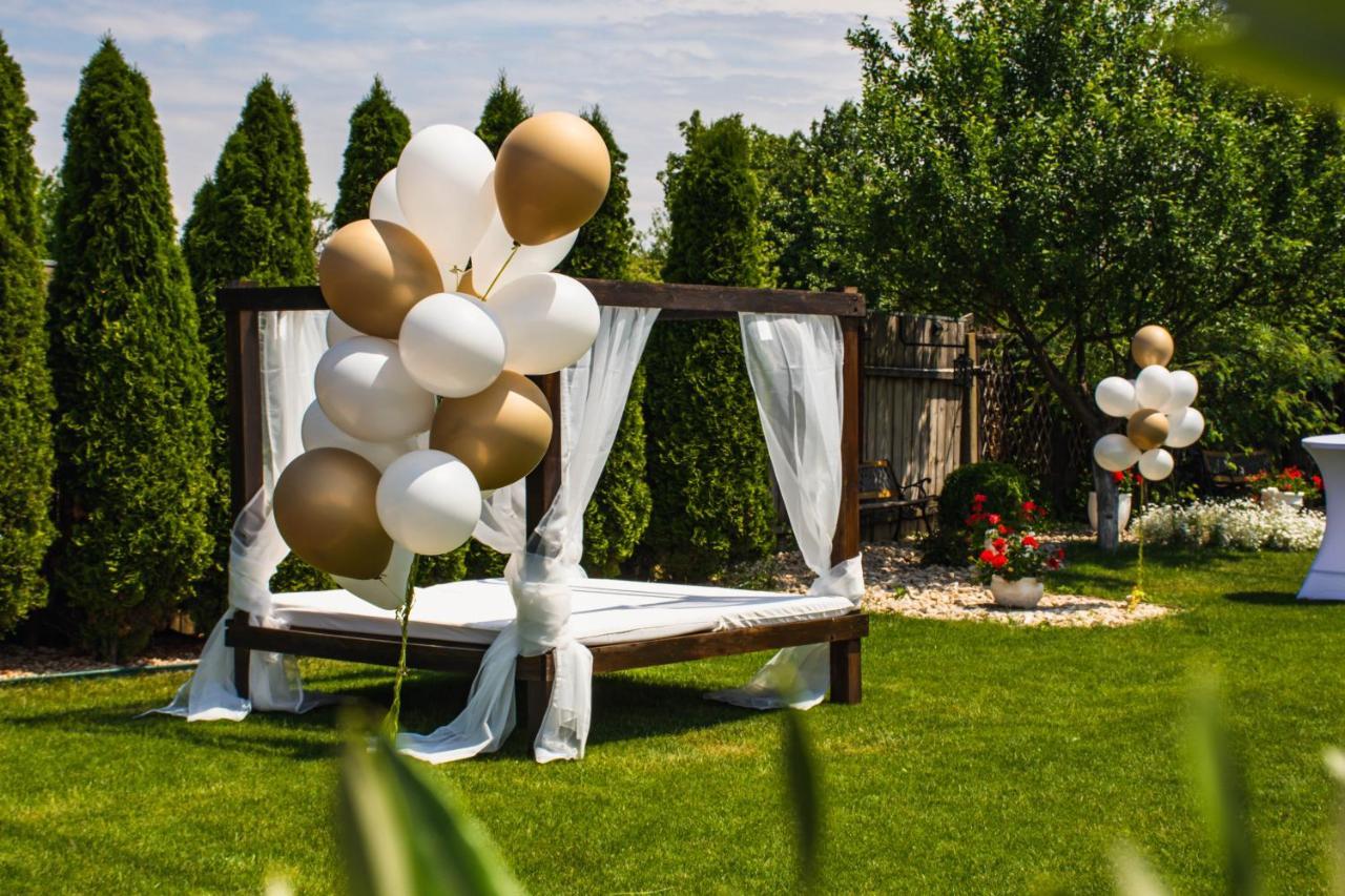 Janine Garden Hotel Brasov Luaran gambar