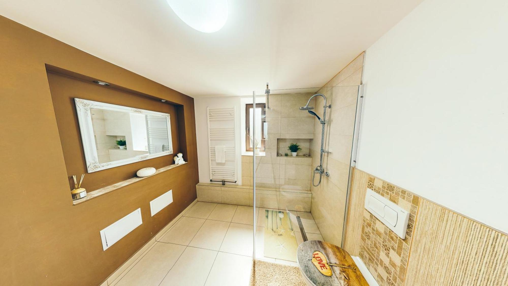 Janine Garden Hotel Brasov Luaran gambar